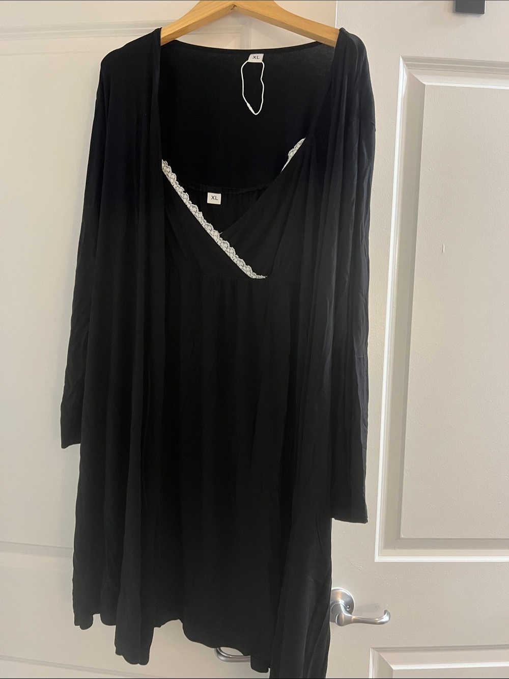 Never worn Black Women's Long Sleeve V-Neck chemise and matching robe